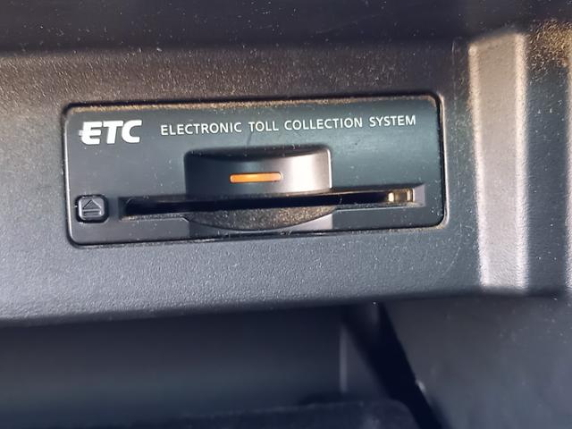 ＜ＥＴＣ＞今では必需品のＥＴＣも付いております。高速道路での出入りもスムーズ。渋滞緩和にもなりエコにも繋がります。