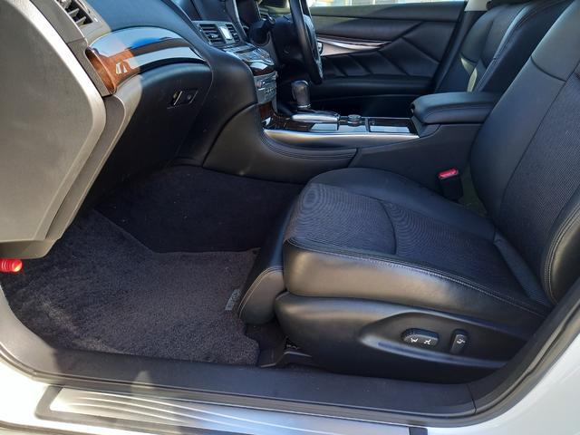 ＜助手席下部＞