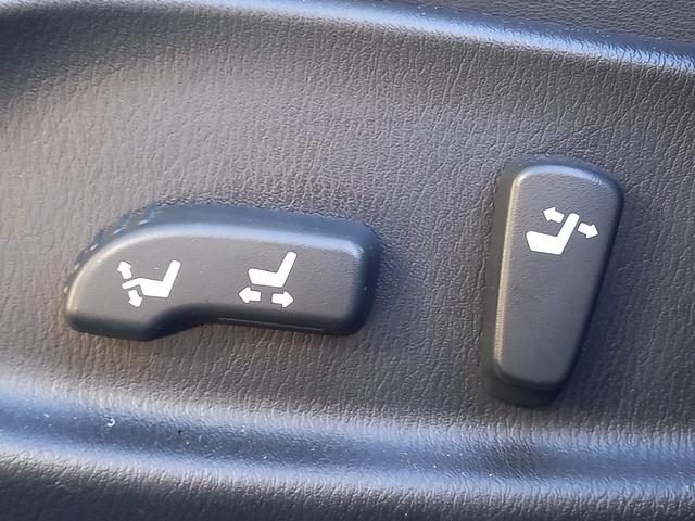 ＜助手席側パワーシート＞助手席側もパワーシートになっています。