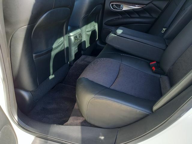 ＜リアシート下部＞