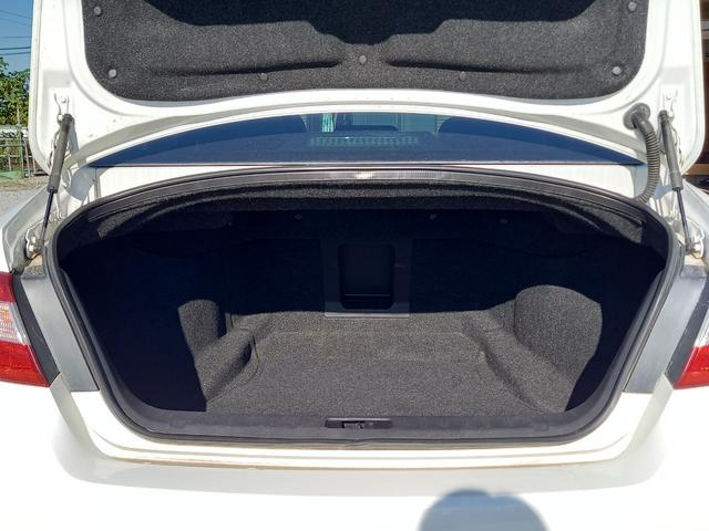 ＜荷室＞ラゲッジルームは、大容量のスペースを確保。様々なものがつめて、ドライブも楽しくなりますね。
