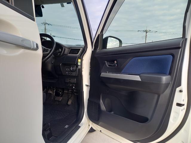 ルーミー カスタムＧ－Ｔ　ナビ　ＴＶ　バックカメラ　Ｂｌｕｅｔｏｏｔｈ　シートヒーター　クルーズコントロール　ＥＴＣ　オートライト　フォグランプ　１５インチアルミホイール　クリアランスソナー　ドアバイザー　衝突被害軽減ブレーキ（12枚目）