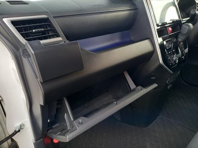 ルーミー カスタムＧ－Ｔ　ナビ　ＴＶ　バックカメラ　Ｂｌｕｅｔｏｏｔｈ　シートヒーター　クルーズコントロール　ＥＴＣ　オートライト　フォグランプ　１５インチアルミホイール　クリアランスソナー　ドアバイザー　衝突被害軽減ブレーキ（14枚目）