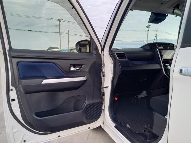 ルーミー カスタムＧ－Ｔ　ナビ　ＴＶ　バックカメラ　Ｂｌｕｅｔｏｏｔｈ　シートヒーター　クルーズコントロール　ＥＴＣ　オートライト　フォグランプ　１５インチアルミホイール　クリアランスソナー　ドアバイザー　衝突被害軽減ブレーキ（17枚目）