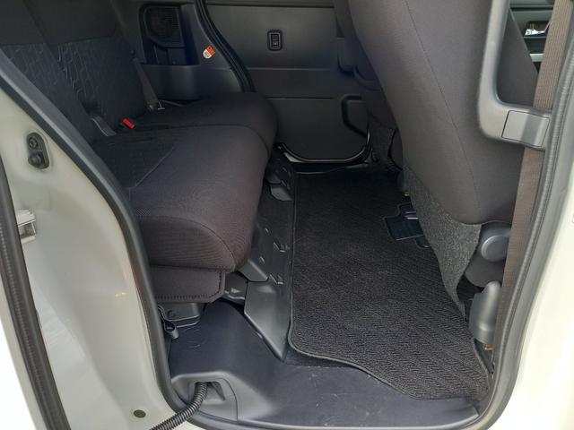 ルーミー カスタムＧ－Ｔ　ナビ　ＴＶ　バックカメラ　Ｂｌｕｅｔｏｏｔｈ　シートヒーター　クルーズコントロール　ＥＴＣ　オートライト　フォグランプ　１５インチアルミホイール　クリアランスソナー　ドアバイザー　衝突被害軽減ブレーキ（19枚目）