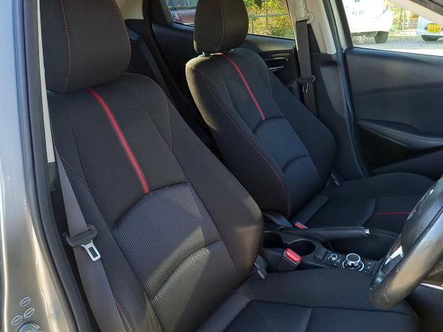 デミオ ＸＤツーリング　ディーゼル　ターボ　ナビ　ＴＶ　バックカメラ　クルーズコントロール　プッシュスタート　スマートキー　純正１６インチアルミホイール　ＥＴＣ　オートライト　フォグランプ　アイドリングストップ　ドアバイザー（8枚目）