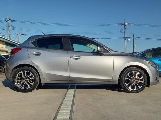 デミオ ＸＤツーリング　ディーゼル　ターボ　ナビ　ＴＶ　バックカメラ　クルーズコントロール　プッシュスタート　スマートキー　純正１６インチアルミホイール　ＥＴＣ　オートライト　フォグランプ　アイドリングストップ　ドアバイザー（27枚目）