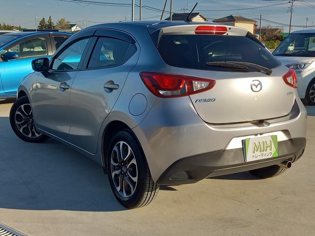 デミオ ＸＤツーリング　ディーゼル　ターボ　ナビ　ＴＶ　バックカメラ　クルーズコントロール　プッシュスタート　スマートキー　純正１６インチアルミホイール　ＥＴＣ　オートライト　フォグランプ　アイドリングストップ　ドアバイザー（31枚目）