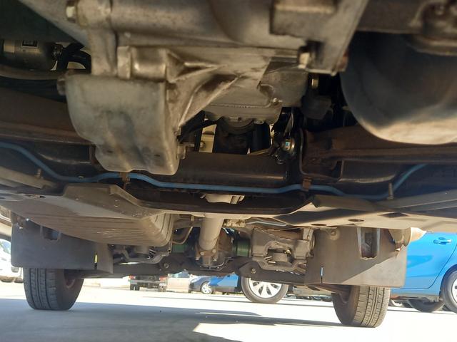 サンバートラック ＴＢ　３方開　パートタイム４ＷＤ　５速マニュアル　ＥＴＣ　エアコン　ドアバイザー　社外オーディオ　ヘッドライトレベライザー　軽トラック　運転席エアバッグ　スペアタイヤ（34枚目）