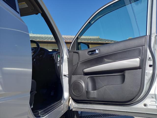 エクストレイル ２０Ｘｔｔ　ナビ　ＴＶ　バックモニター　Ｂｌｕｅｔｏｏｔｈ　全席シートヒーター　ＨＩＤ　オートライト　ＥＴＣ　切替式４ＷＤ　インテリジェントキー　フォグランプ　クルーズコントロール　純正１８インチアルミホイール（13枚目）