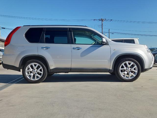 エクストレイル ２０Ｘｔｔ　ナビ　ＴＶ　バックモニター　Ｂｌｕｅｔｏｏｔｈ　全席シートヒーター　ＨＩＤ　オートライト　ＥＴＣ　切替式４ＷＤ　インテリジェントキー　フォグランプ　クルーズコントロール　純正１８インチアルミホイール（31枚目）