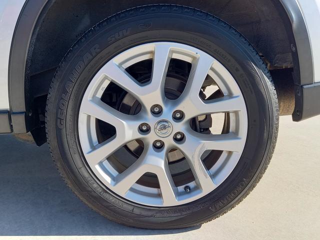 エクストレイル ２０Ｘｔｔ　ナビ　ＴＶ　バックモニター　Ｂｌｕｅｔｏｏｔｈ　全席シートヒーター　ＨＩＤ　オートライト　ＥＴＣ　切替式４ＷＤ　インテリジェントキー　フォグランプ　クルーズコントロール　純正１８インチアルミホイール（51枚目）