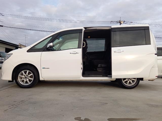 セレナ ２０Ｘ　Ｖセレクション＋セーフティ　Ｓ－ハイブリッド　ナビ　ＴＶ　全方位モニター　クルーズコントロール　両側パワースライドドア　プッシュスタート　インテリジェントキー　エマージェンシーブレーキ　８人乗　１５インチアルミホイール　Ｂｌｕｅｔｏｏｔｈ　ＥＴＣ（30枚目）