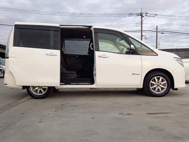 セレナ ２０Ｘ　Ｖセレクション＋セーフティ　Ｓ－ハイブリッド　ナビ　ＴＶ　全方位モニター　クルーズコントロール　両側パワースライドドア　プッシュスタート　インテリジェントキー　エマージェンシーブレーキ　８人乗　１５インチアルミホイール　Ｂｌｕｅｔｏｏｔｈ　ＥＴＣ（31枚目）