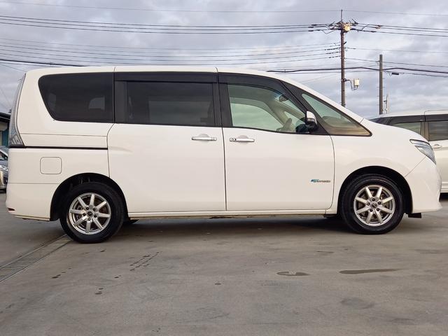 セレナ ２０Ｘ　Ｖセレクション＋セーフティ　Ｓ－ハイブリッド　ナビ　ＴＶ　全方位モニター　クルーズコントロール　両側パワースライドドア　プッシュスタート　インテリジェントキー　エマージェンシーブレーキ　８人乗　１５インチアルミホイール　Ｂｌｕｅｔｏｏｔｈ　ＥＴＣ（32枚目）