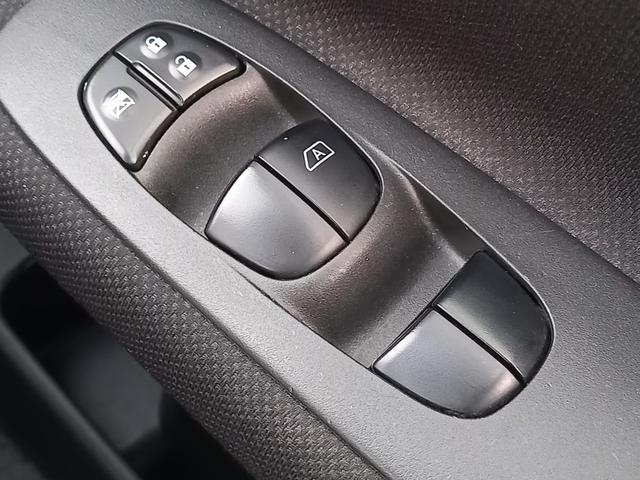 セレナ ２０Ｘ　Ｖセレクション＋セーフティ　Ｓ－ハイブリッド　ナビ　ＴＶ　全方位モニター　クルーズコントロール　両側パワースライドドア　プッシュスタート　インテリジェントキー　エマージェンシーブレーキ　８人乗　１５インチアルミホイール　Ｂｌｕｅｔｏｏｔｈ　ＥＴＣ（49枚目）