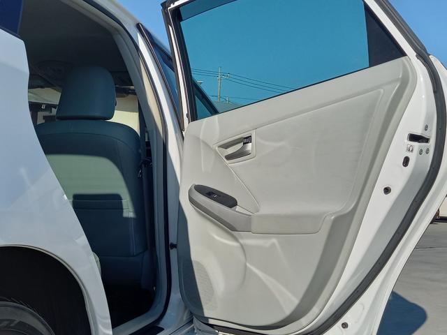 プリウス Ｇ　ナビ　ＴＶ　バックカメラ　Ｂｌｕｅｔｏｏｔｈオーディオ　クルーズコントロール　ＥＴＣ　電動シート　プッシュスタート　スマートキー　スペアキー　純正１５インチアルミホイール　ドアバイザー　トノカバー（22枚目）