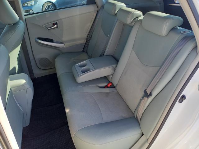 プリウス Ｇ　ナビ　ＴＶ　バックカメラ　Ｂｌｕｅｔｏｏｔｈオーディオ　クルーズコントロール　ＥＴＣ　電動シート　プッシュスタート　スマートキー　スペアキー　純正１５インチアルミホイール　ドアバイザー　トノカバー（23枚目）