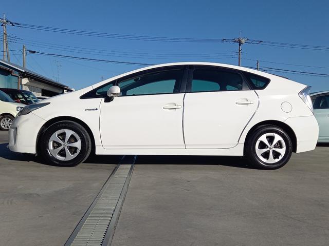 プリウス Ｇ　ナビ　ＴＶ　バックカメラ　Ｂｌｕｅｔｏｏｔｈオーディオ　クルーズコントロール　ＥＴＣ　電動シート　プッシュスタート　スマートキー　スペアキー　純正１５インチアルミホイール　ドアバイザー　トノカバー（31枚目）