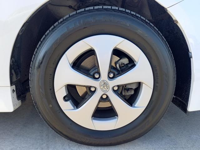 プリウス Ｇ　ナビ　ＴＶ　バックカメラ　Ｂｌｕｅｔｏｏｔｈオーディオ　クルーズコントロール　ＥＴＣ　電動シート　プッシュスタート　スマートキー　スペアキー　純正１５インチアルミホイール　ドアバイザー　トノカバー（49枚目）