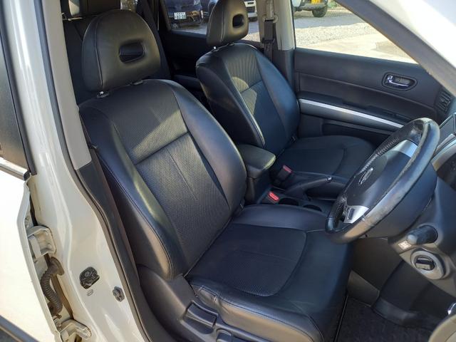 エクストレイル ２０Ｘｔｔ　４ＷＤ／ナビ／クルーズコントロール／シートヒーター／ＥＴＣ　オートライト／フォグランプ／スマートキー／ヒルディセントコントロール／オートエアコン／ルーフレール／純正１７インチアルミホイール／防水シート（10枚目）