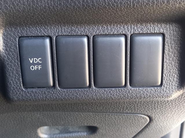 エクストレイル ２０Ｘｔｔ　４ＷＤ／ナビ／クルーズコントロール／シートヒーター／ＥＴＣ　オートライト／フォグランプ／スマートキー／ヒルディセントコントロール／オートエアコン／ルーフレール／純正１７インチアルミホイール／防水シート（11枚目）