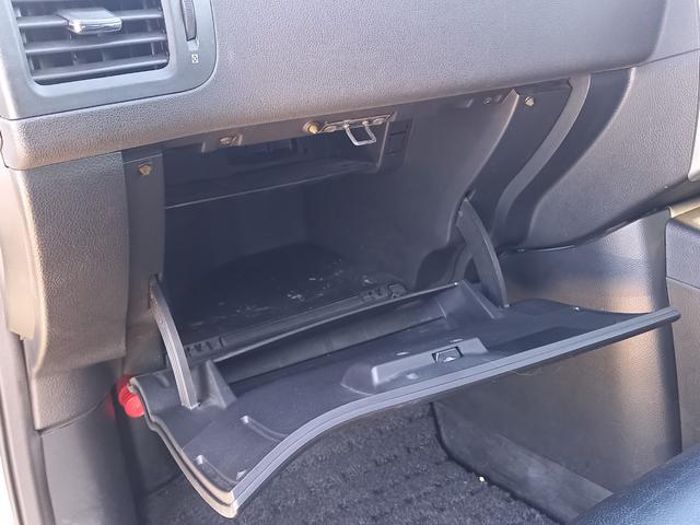 エクストレイル ２０Ｘｔｔ　４ＷＤ／ナビ／クルーズコントロール／シートヒーター／ＥＴＣ　オートライト／フォグランプ／スマートキー／ヒルディセントコントロール／オートエアコン／ルーフレール／純正１７インチアルミホイール／防水シート（17枚目）