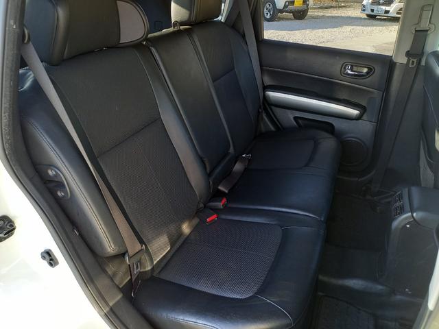 エクストレイル ２０Ｘｔｔ　４ＷＤ／ナビ／クルーズコントロール／シートヒーター／ＥＴＣ　オートライト／フォグランプ／スマートキー／ヒルディセントコントロール／オートエアコン／ルーフレール／純正１７インチアルミホイール／防水シート（20枚目）