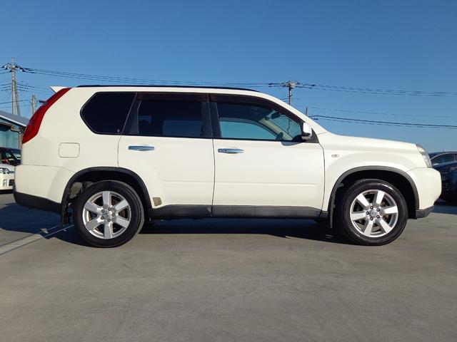 エクストレイル ２０Ｘｔｔ　４ＷＤ／ナビ／クルーズコントロール／シートヒーター／ＥＴＣ　オートライト／フォグランプ／スマートキー／ヒルディセントコントロール／オートエアコン／ルーフレール／純正１７インチアルミホイール／防水シート（30枚目）