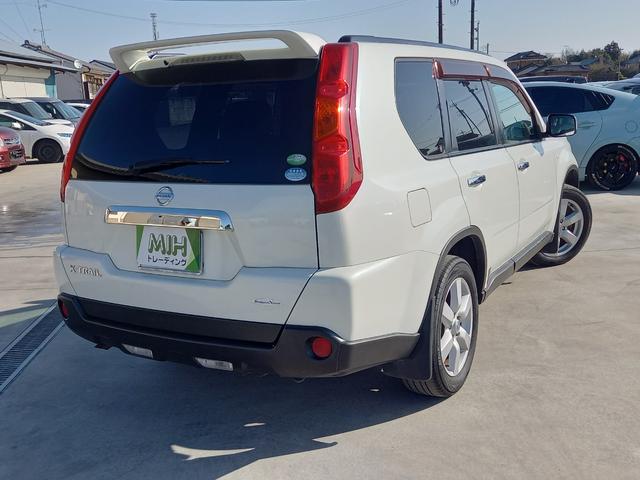 エクストレイル ２０Ｘｔｔ　４ＷＤ／ナビ／クルーズコントロール／シートヒーター／ＥＴＣ　オートライト／フォグランプ／スマートキー／ヒルディセントコントロール／オートエアコン／ルーフレール／純正１７インチアルミホイール／防水シート（32枚目）