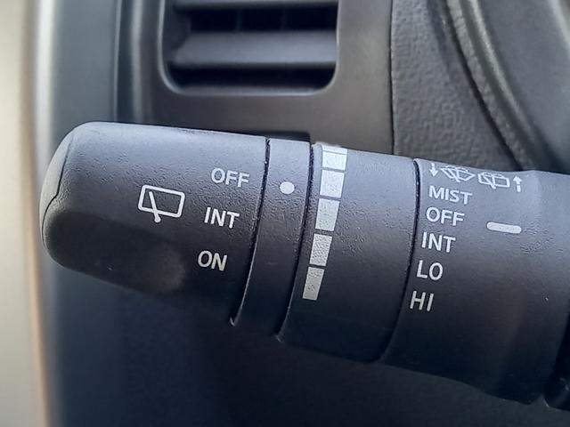 エクストレイル ２０Ｘｔｔ　４ＷＤ／ナビ／クルーズコントロール／シートヒーター／ＥＴＣ　オートライト／フォグランプ／スマートキー／ヒルディセントコントロール／オートエアコン／ルーフレール／純正１７インチアルミホイール／防水シート（42枚目）