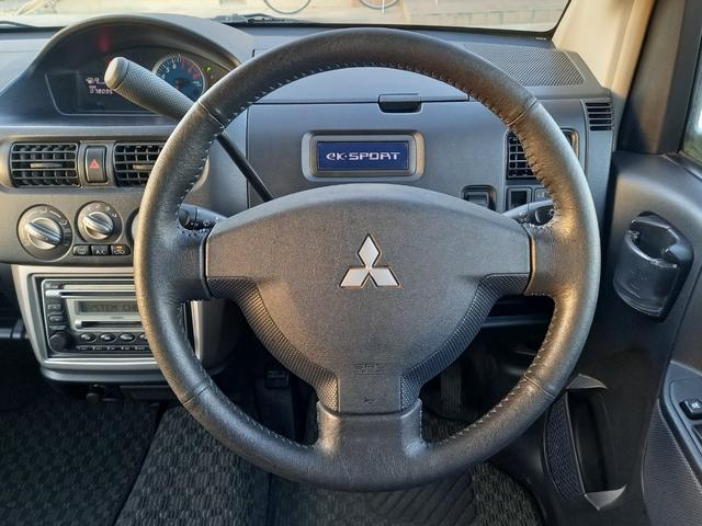 ｅＫスポーツ リミテッドエディション　ベンチシート　キーレスエントリー　純正１３インチアルミホイール　ドアバイザー　エアコン　パワーウィンドウ　パワーステリング　電動格納ミラー　運転席・助手席エアバッグ　ＡＢＳ（4枚目）