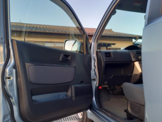 ｅＫスポーツ リミテッドエディション　ベンチシート　キーレスエントリー　純正１３インチアルミホイール　ドアバイザー　エアコン　パワーウィンドウ　パワーステリング　電動格納ミラー　運転席・助手席エアバッグ　ＡＢＳ（13枚目）