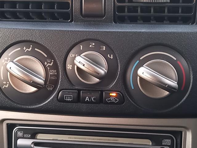 ｅＫスポーツ リミテッドエディション　ベンチシート　キーレスエントリー　純正１３インチアルミホイール　ドアバイザー　エアコン　パワーウィンドウ　パワーステリング　電動格納ミラー　運転席・助手席エアバッグ　ＡＢＳ（32枚目）