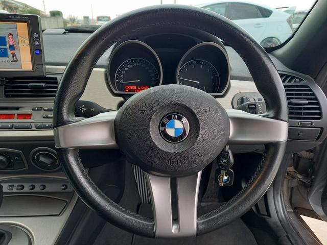 Z4 2.2i 電動ルーフ不良 ナビ シートヒーター フロントフォグランプ 純正17インチアルミホイール キーレスエントリー スペアキー ブラックレザーシート ETC HIDヘッドライト 電動格納ミラー(3枚目)