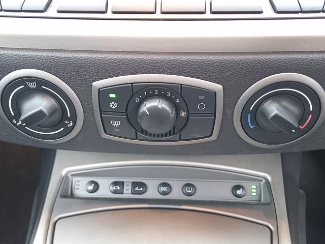 Z4 2.2i 電動ルーフ不良 ナビ シートヒーター フロントフォグランプ 純正17インチアルミホイール キーレスエントリー スペアキー ブラックレザーシート ETC HIDヘッドライト 電動格納ミラー(6枚目)