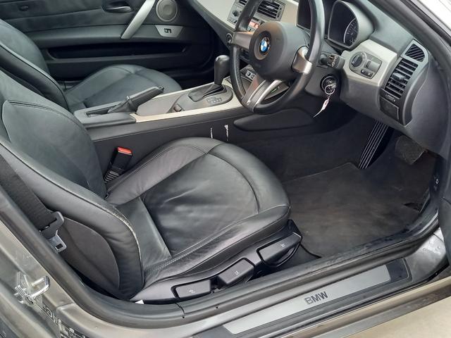 Z4 2.2i 電動ルーフ不良 ナビ シートヒーター フロントフォグランプ 純正17インチアルミホイール キーレスエントリー スペアキー ブラックレザーシート ETC HIDヘッドライト 電動格納ミラー(9枚目)