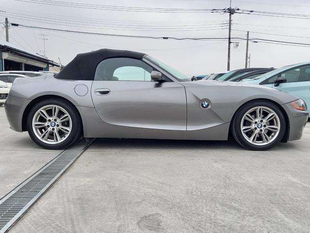Z4 2.2i 電動ルーフ不良 ナビ シートヒーター フロントフォグランプ 純正17インチアルミホイール キーレスエントリー スペアキー ブラックレザーシート ETC HIDヘッドライト 電動格納ミラー(20枚目)