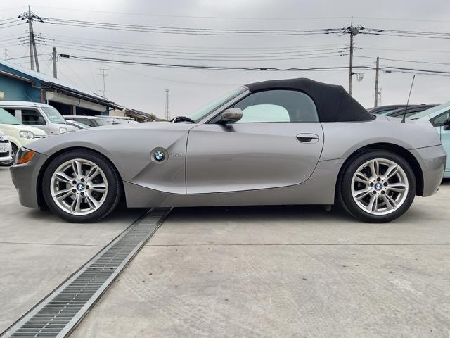 Z4 2.2i 電動ルーフ不良 ナビ シートヒーター フロントフォグランプ 純正17インチアルミホイール キーレスエントリー スペアキー ブラックレザーシート ETC HIDヘッドライト 電動格納ミラー(21枚目)