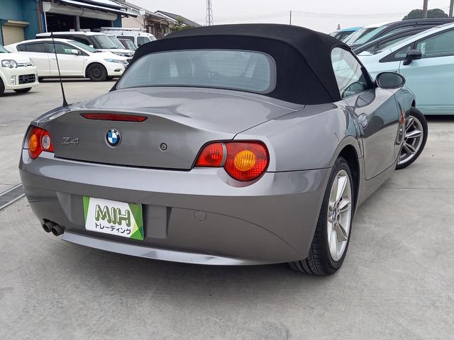 Z4 2.2i 電動ルーフ不良 ナビ シートヒーター フロントフォグランプ 純正17インチアルミホイール キーレスエントリー スペアキー ブラックレザーシート ETC HIDヘッドライト 電動格納ミラー(22枚目)