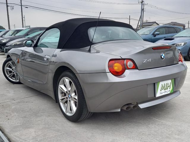 Z4 2.2i 電動ルーフ不良 ナビ シートヒーター フロントフォグランプ 純正17インチアルミホイール キーレスエントリー スペアキー ブラックレザーシート ETC HIDヘッドライト 電動格納ミラー(24枚目)