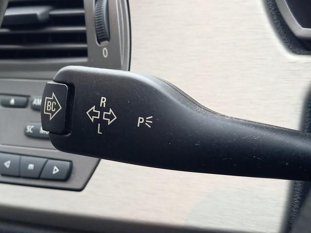 Z4 2.2i 電動ルーフ不良 ナビ シートヒーター フロントフォグランプ 純正17インチアルミホイール キーレスエントリー スペアキー ブラックレザーシート ETC HIDヘッドライト 電動格納ミラー(29枚目)