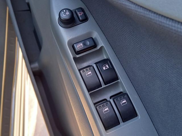 ムーヴ Ｌ　電動格納ミラー　エアコン　パワーウィンドウ　社外１３インチアルミホイール　ベンチシート　ヘッドライトレベライザー　運転席・助手席エアバッグ　走行距離６万ｋｍ代！（9枚目）