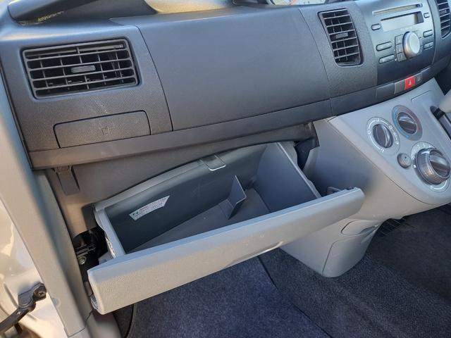 ムーヴ Ｌ　電動格納ミラー　エアコン　パワーウィンドウ　社外１３インチアルミホイール　ベンチシート　ヘッドライトレベライザー　運転席・助手席エアバッグ　走行距離６万ｋｍ代！（11枚目）