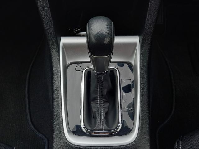 レヴォーグ １．６ＧＴアイサイト　４ＷＤ　ナビ　ＴＶ　バックカメラ　ＴＶ　Ｂｌｕｅｔｏｏｔｈ　クルーズコントロール　ＥＴＣ　純正１７インチアルミホイール　フォグランプ　オートライト　パドルシフト　アイドリングストップ　スマートキー（4枚目）