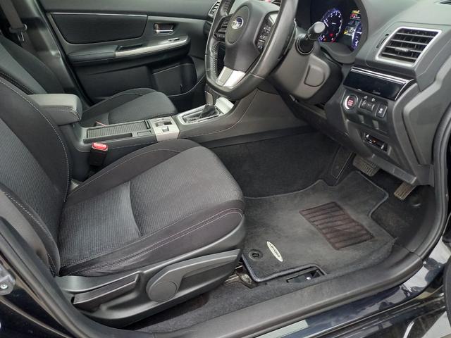 レヴォーグ １．６ＧＴアイサイト　４ＷＤ　ナビ　ＴＶ　バックカメラ　ＴＶ　Ｂｌｕｅｔｏｏｔｈ　クルーズコントロール　ＥＴＣ　純正１７インチアルミホイール　フォグランプ　オートライト　パドルシフト　アイドリングストップ　スマートキー（12枚目）