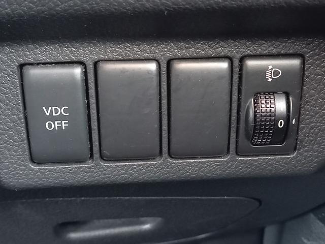 エクストレイル ２０Ｘ　パートタイム４ＷＤ　ナビ　ＴＶ　バックカメラ　ＥＴＣ　ドアバイザー　スマートキー　電動格納ミラー　純正１７インチアルミホイール　ヒルディセントコントロール　オートエアコン　ルーフレール　オートライト（12枚目）