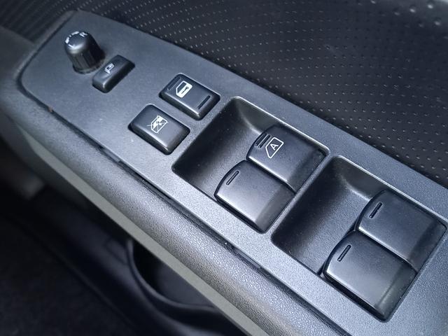 エクストレイル ２０Ｘ　パートタイム４ＷＤ　ナビ　ＴＶ　バックカメラ　ＥＴＣ　ドアバイザー　スマートキー　電動格納ミラー　純正１７インチアルミホイール　ヒルディセントコントロール　オートエアコン　ルーフレール　オートライト（14枚目）