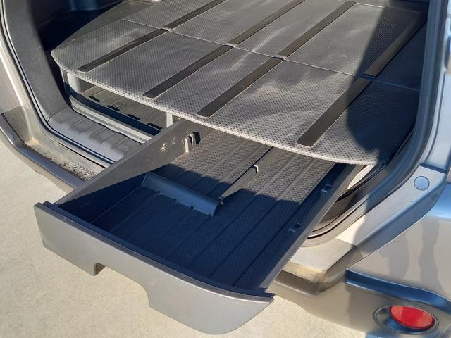 エクストレイル ２０Ｘ　パートタイム４ＷＤ　ナビ　ＴＶ　バックカメラ　ＥＴＣ　ドアバイザー　スマートキー　電動格納ミラー　純正１７インチアルミホイール　ヒルディセントコントロール　オートエアコン　ルーフレール　オートライト（27枚目）