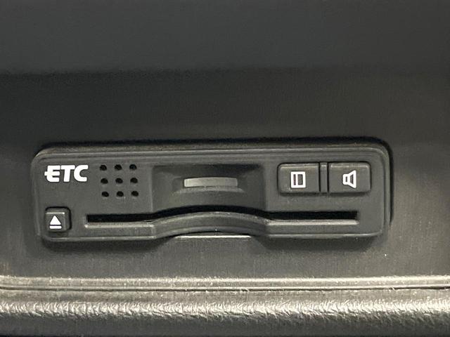 オデッセイ アブソルート・Ｘホンダセンシングアドバンスドパッケジ　両側電動ドア　後席モニター　全周囲カメラ　衝突被害軽減システム　レーダークルーズ　パワーシート　コーナーセンサー　ＬＥＤヘッド　ビルトインＥＴＣ　オートライト　オートエアコン　純正１８インチアルミ（25枚目）